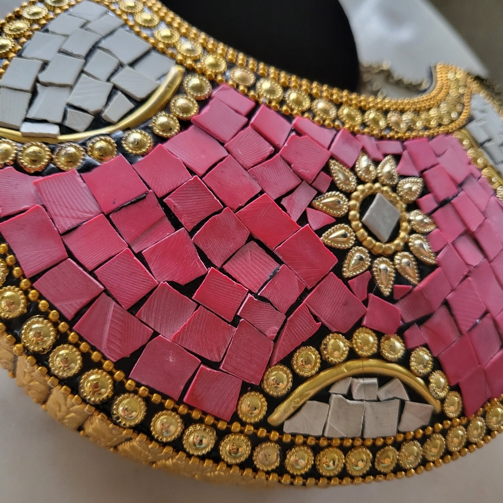Small bejeweled crossbody/handbag - Picture 10 of 12